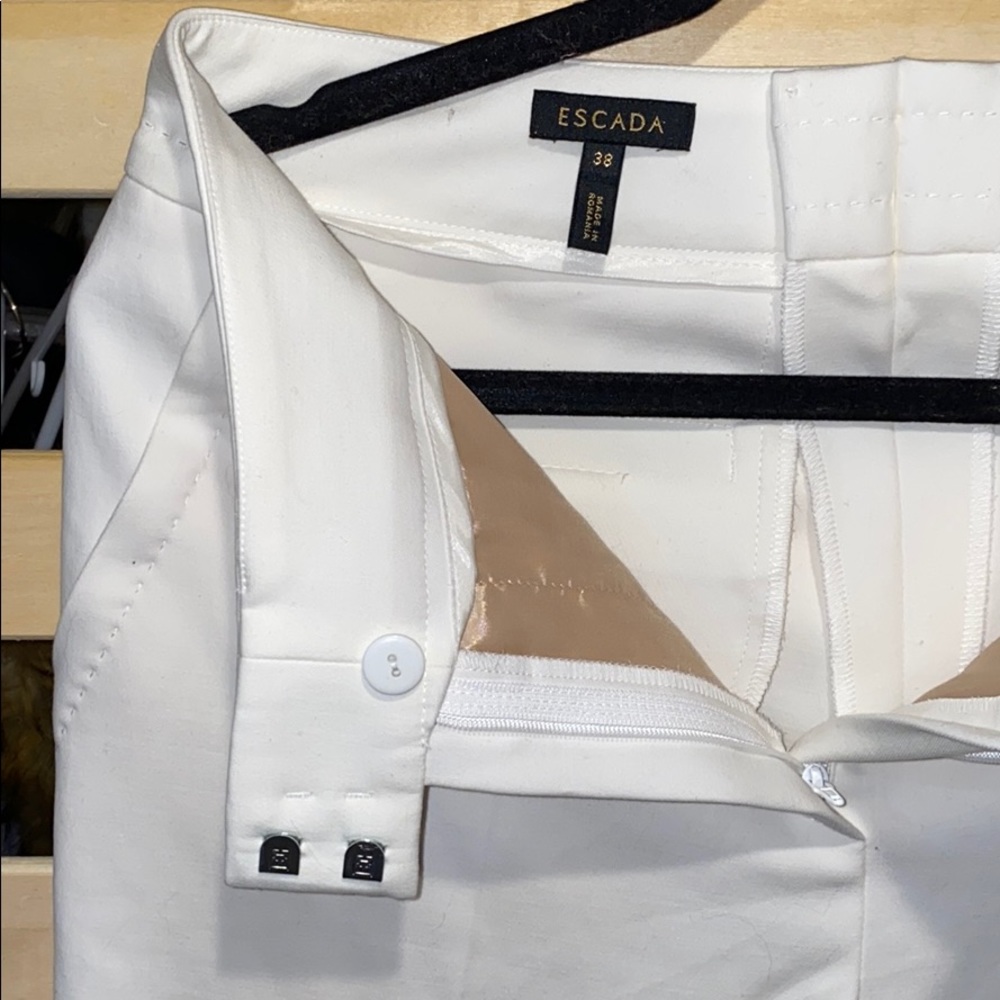 Brand new Escada white capris
